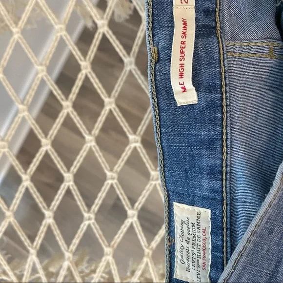 Jeans Lévis - Picture 2 of 3